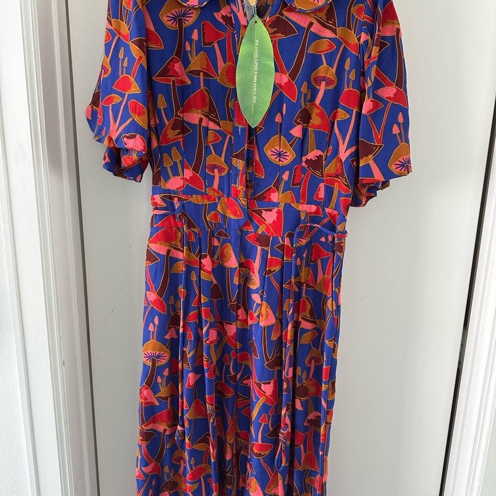 Elegant Blue and Red Patterned Jumpsuit - Picture 2 of 4